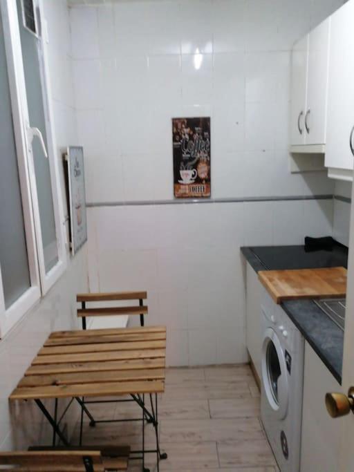Sebastian Elcano, Apartamento Para 2 Con Terraza, Metro Embajadores Madri Exterior foto