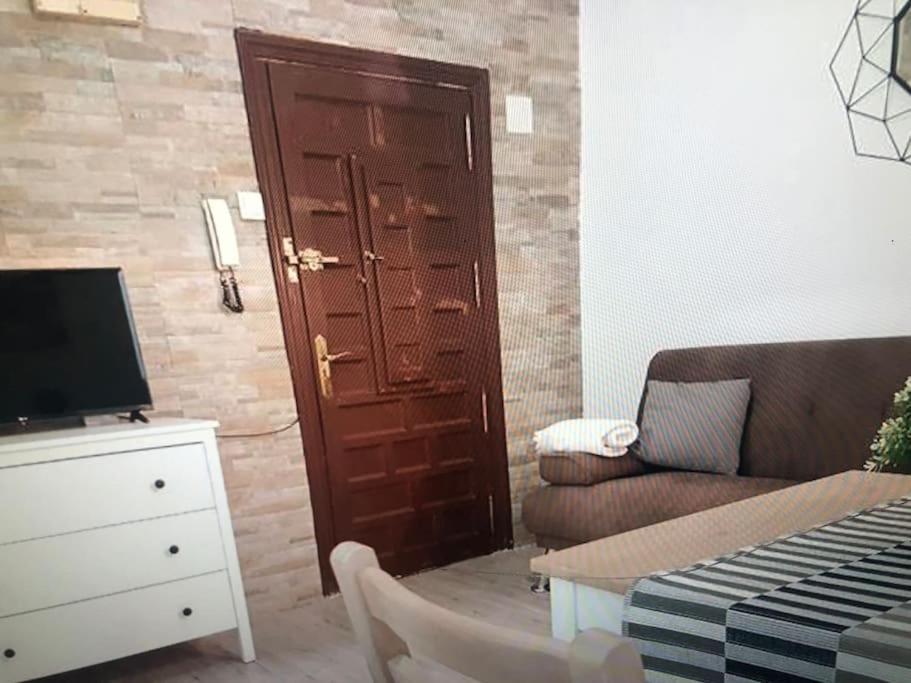 Sebastian Elcano, Apartamento Para 2 Con Terraza, Metro Embajadores Madri Exterior foto